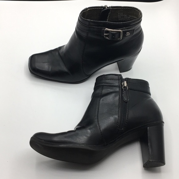 Tommy Hilfiger Shoes - TOMMY HILFIGER Rosette black ankle boots